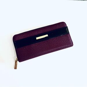 Anne Klein Plum and Black Wallet with Gold Toned Hardware. Excellent Condition